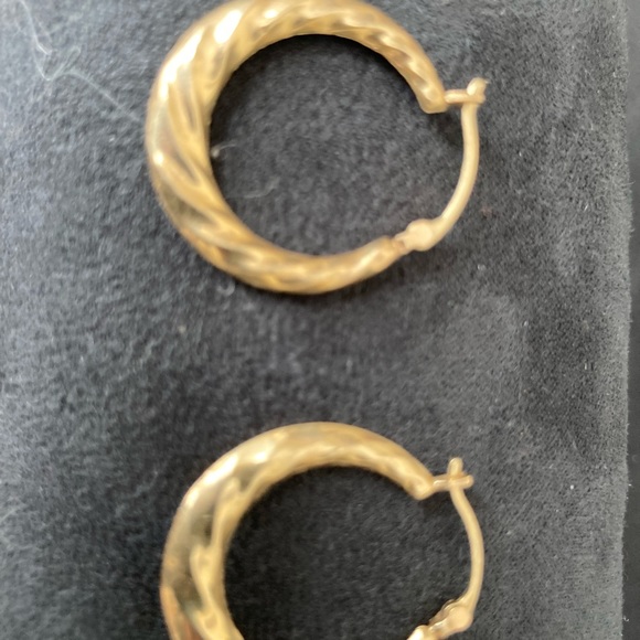 Textured oval hoops - Picture 2 of 2